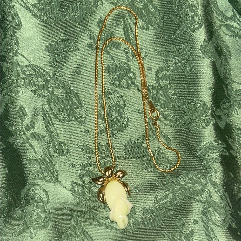 White Rose Bud Vintage Flower Gold and Cream Pendant Necklace Choker valentines